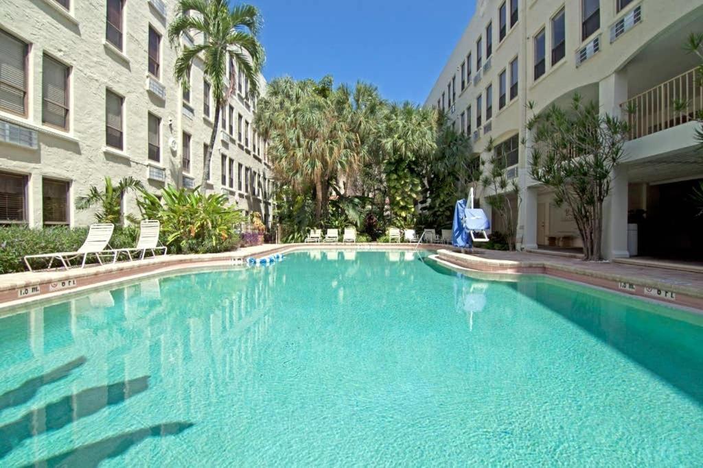 Hemingway Suites At Palm Beach Hotel Island Esterno foto