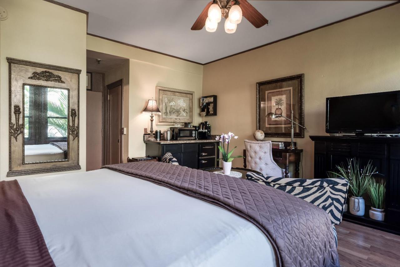 Hemingway Suites At Palm Beach Hotel Island Esterno foto