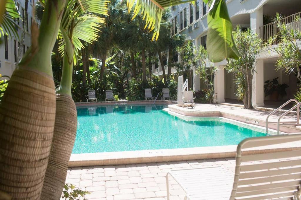 Hemingway Suites At Palm Beach Hotel Island Esterno foto